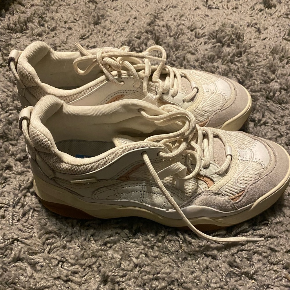 White varix wc vans